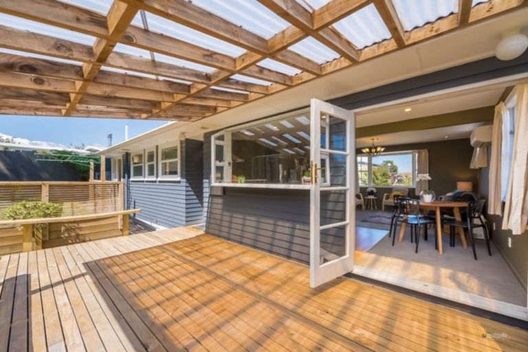 Photo of property in 9 Laburnum Grove, Maungaraki, Lower Hutt, 5010