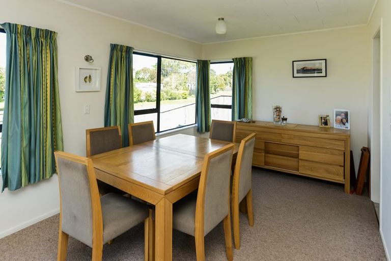 Photo of property in 15 Gillies Crescent, Waimarama, Havelock North, 4294