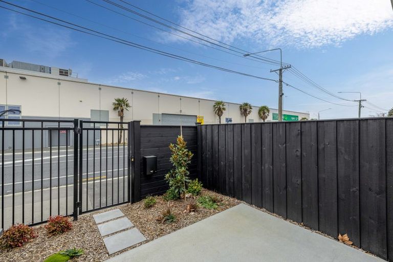 Photo of property in 4/10 New Brighton Road, Shirley, Christchurch, 8061