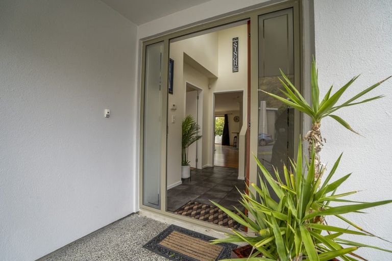 Photo of property in 29 Erlestoke Crescent, Churton Park, Wellington, 6037