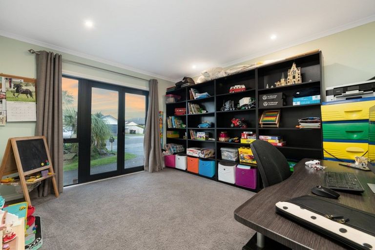Photo of property in 4 Manor Park Drive, Pyes Pa, Tauranga, 3112
