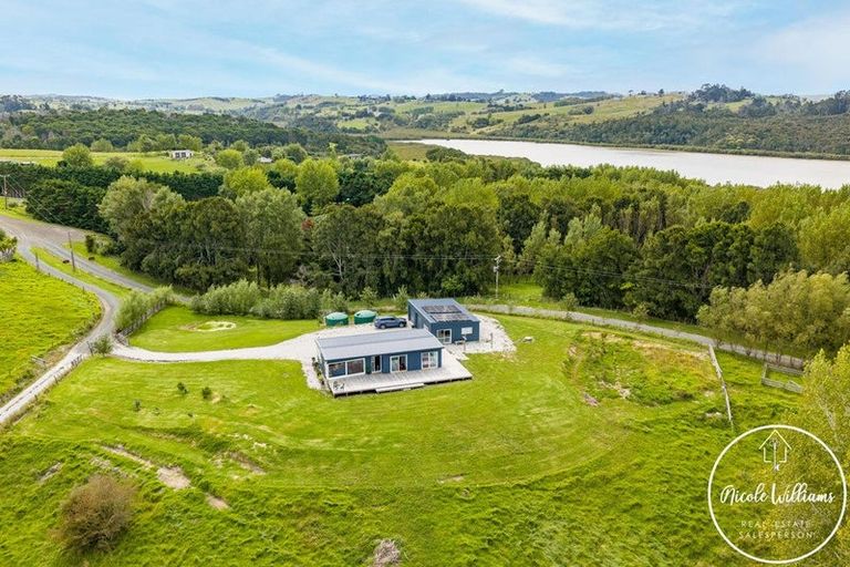 Photo of property in 275 Metcalfe Road, Matakohe, 0593