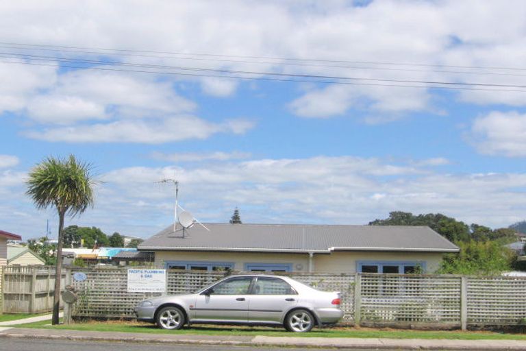 Photo of property in 35 Edinburgh Street, Waihi Beach, 3611