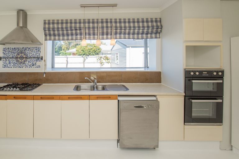 Photo of property in 306 Wainoni Road, Avondale, Christchurch, 8061