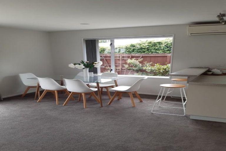 Photo of property in 2/43 Northcote Road, Northcote, Christchurch, 8052