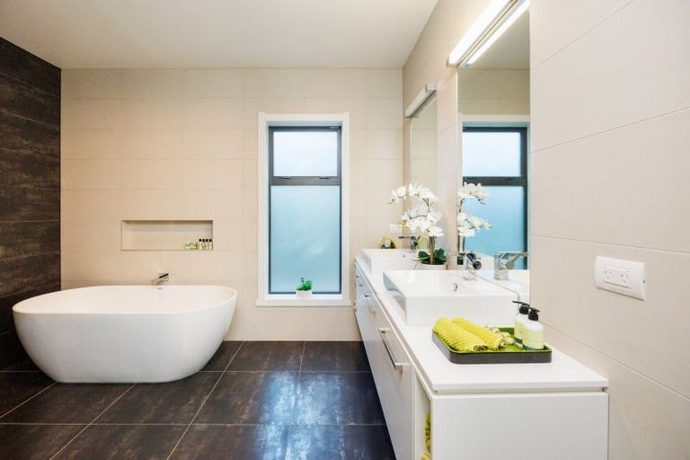 Photo of property in 21 The Strand, Fitzherbert, Palmerston North, 4410