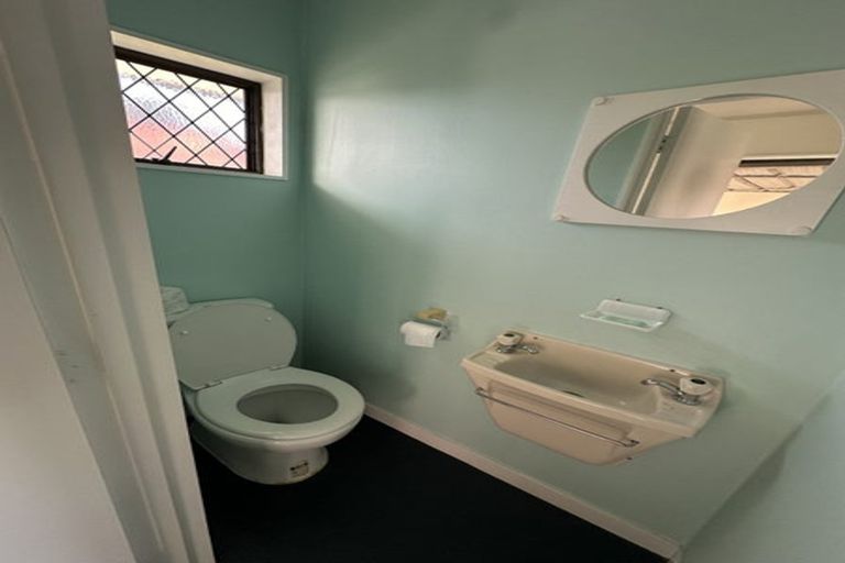 Photo of property in 3/15 Swanson Road, Henderson, Auckland, 0610