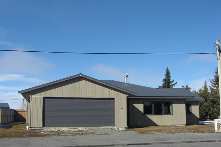 Photo of property in 21 Braemar Place, Twizel, 7901