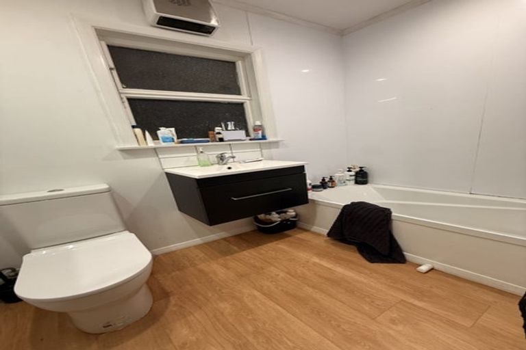 Photo of property in 27 Russell Road, Wainuiomata, Lower Hutt, 5014