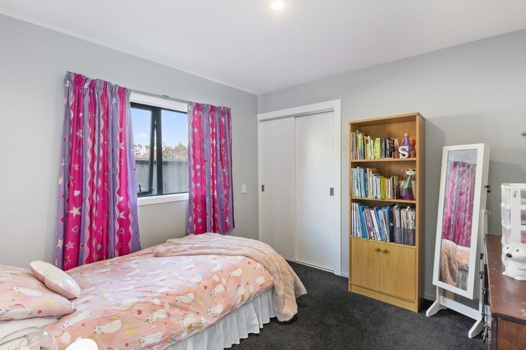 Photo of property in 25 Mahia Lane, Waikanae, 5036