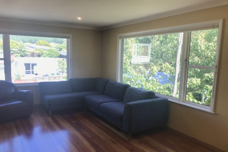 Photo of property in 60 Taylor Terrace, Tawa, Wellington, 5028