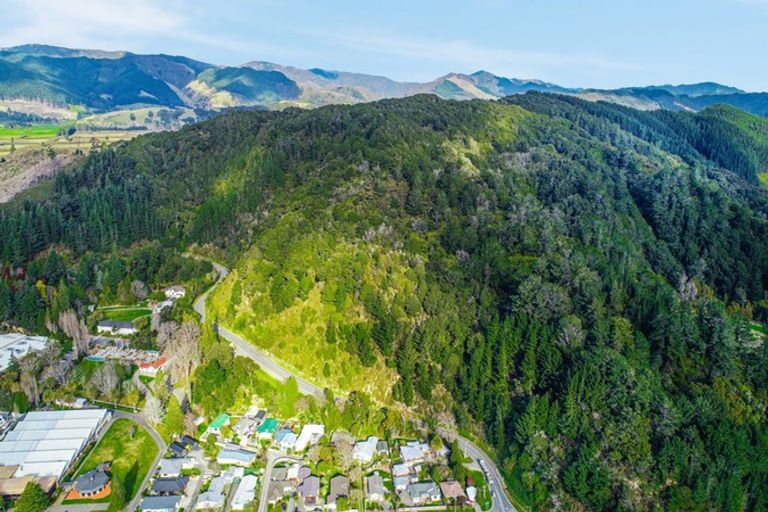 Photo of property in 2 Wallaceville Road, Wallaceville, Upper Hutt, 5018