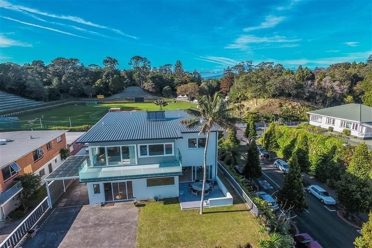Photo of property in 11 Fillis Street, New Plymouth, 4310
