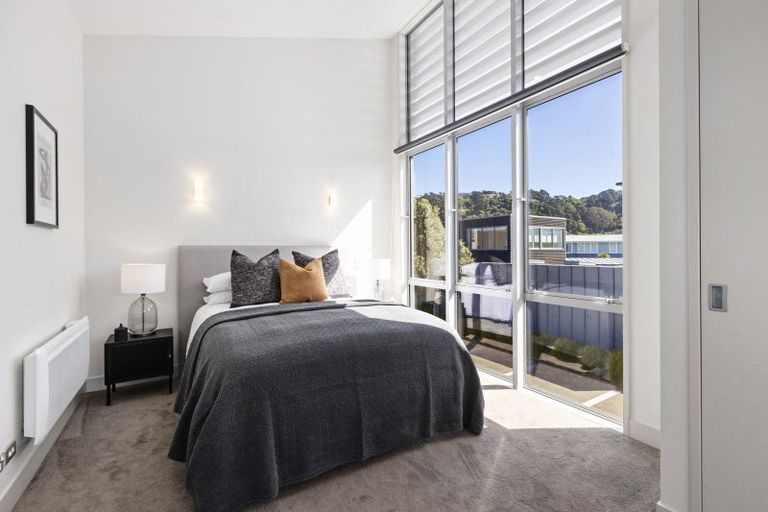 Photo of property in 10 Boardwalk Lane, Seatoun, Wellington, 6022