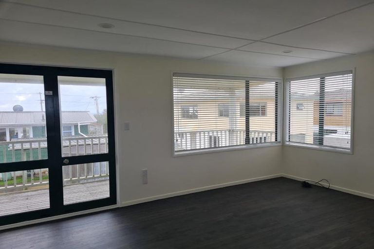 Photo of property in 2/1341 Whangaparaoa Road, Army Bay, Whangaparaoa, 0930