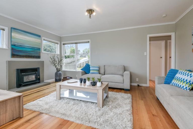 Photo of property in 87 Rosier Road, Glen Eden, Auckland, 0602