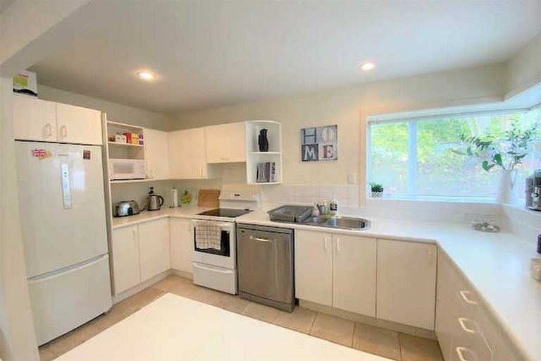 Photo of property in 1/84 Bowenvale Avenue, Cashmere, Christchurch, 8022