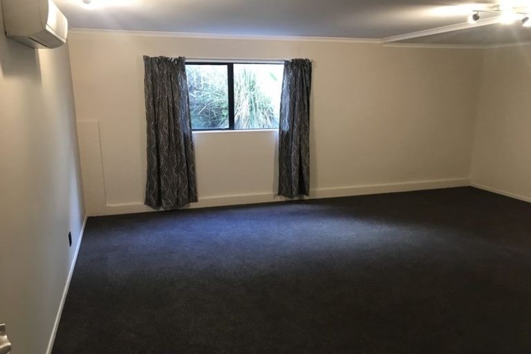 Photo of property in 6 Oakleigh Street, Maungaraki, Lower Hutt, 5010