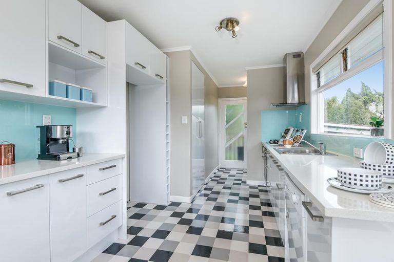 Photo of property in 87 Rosier Road, Glen Eden, Auckland, 0602