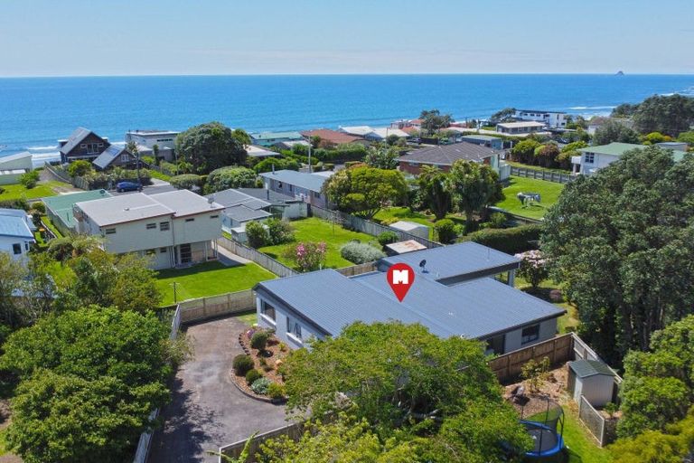 Photo of property in 3 Prudence Place, Oakura, 4314