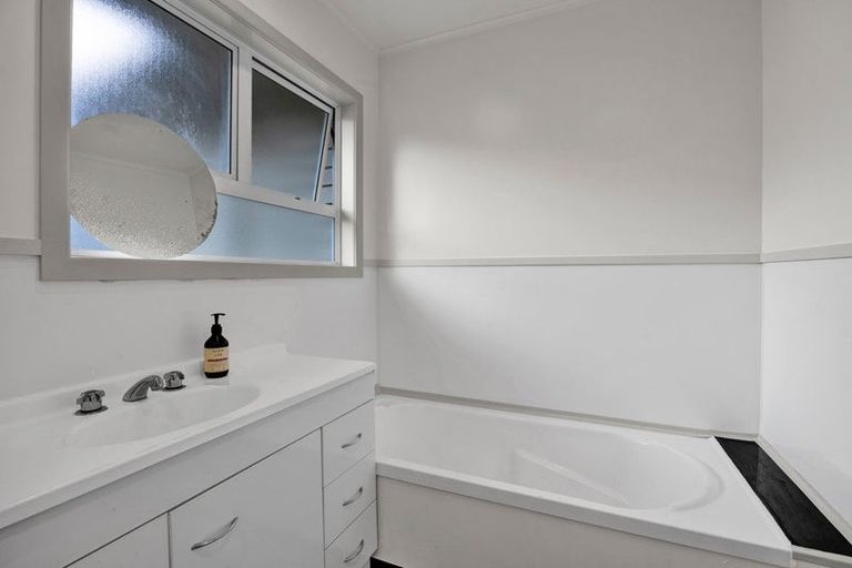 Photo of property in 9 Koromiko Street, Inglewood, 4330