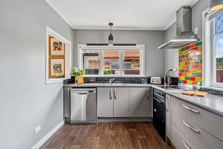 Photo of property in 77 Ward Street, Wallaceville, Upper Hutt, 5018