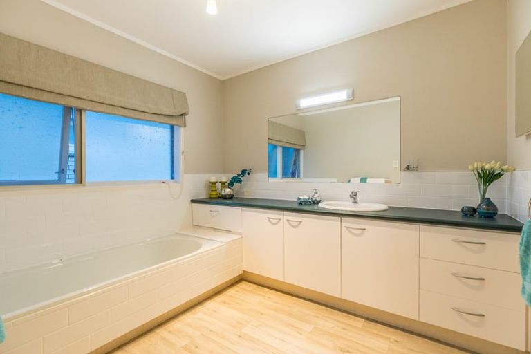 Photo of property in 7 Kahurangi Place, Hillpark, Auckland, 2102