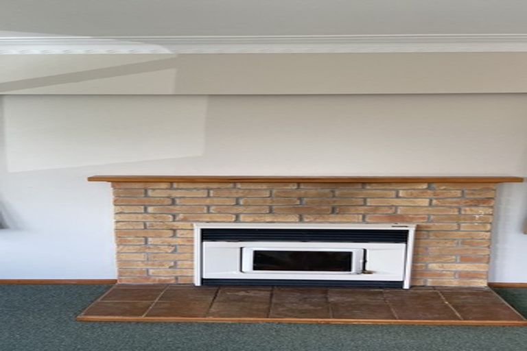 Photo of property in 90 Gloria Avenue, Te Atatu Peninsula, Auckland, 0610