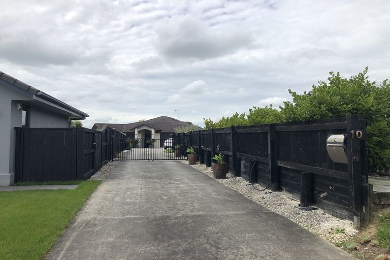Photo of property in 10 Cate Road, Rototuna, Hamilton, 3210