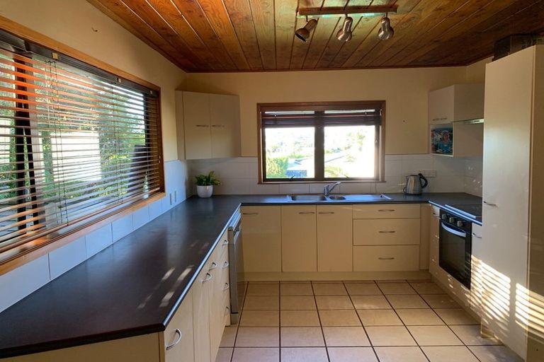 Photo of property in 1/38 Heathcote Road, Castor Bay, Auckland, 0620
