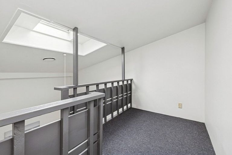 Photo of property in 1/5 Hopper Street, Mount Cook, Wellington, 6011