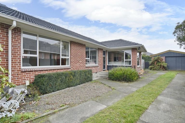 Photo of property in 57 Liverton Crescent, Bishopdale, Christchurch, 8053