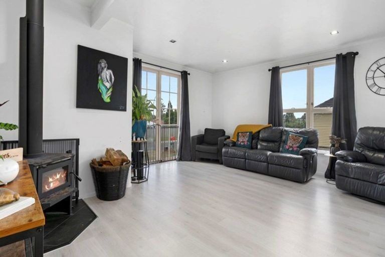 Photo of property in 5 Konini Street, Inglewood, 4330