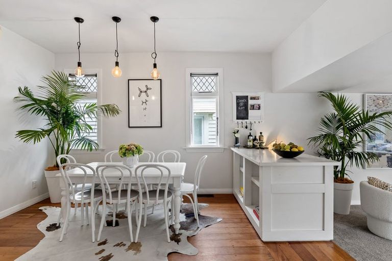 Photo of property in 21 Chamberlain Road, Karori, Wellington, 6012