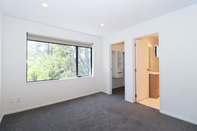 Photo of property in 32 Korokio Lane, Henderson, Auckland, 0612