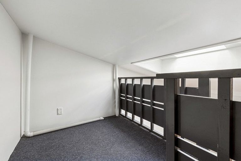 Photo of property in 1/5 Hopper Street, Mount Cook, Wellington, 6011