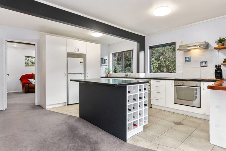 Photo of property in 30 Wood Bay Road, Titirangi, Auckland, 0604