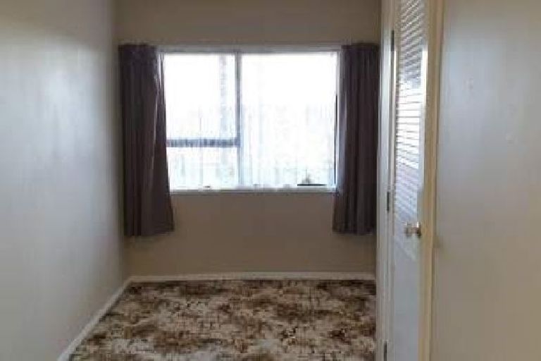 Photo of property in 17 Meadowood Drive, Unsworth Heights, Auckland, 0632