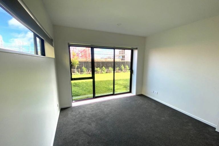 Photo of property in 4/5g Newelm Lane, Flat Bush, Auckland, 2019
