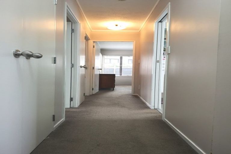 Photo of property in 12 Leven Lane, Totara Heights, Auckland, 2105