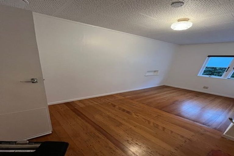 Photo of property in 1/27 Gazelle Avenue, Beach Haven, Auckland, 0626