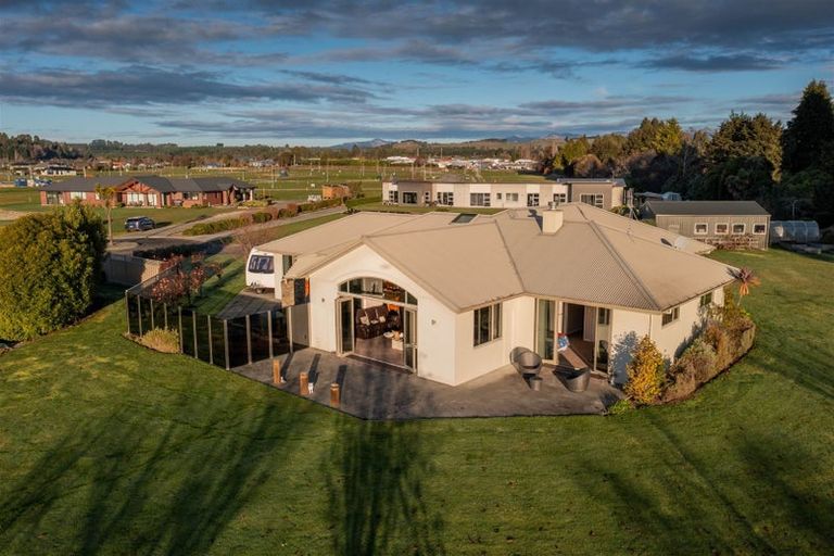 Photo of property in 11 Hawea Place, Te Anau, 9600