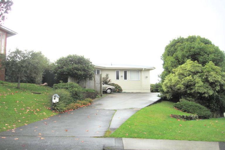 Photo of property in 10 Hartles Place, Mellons Bay, Auckland, 2014