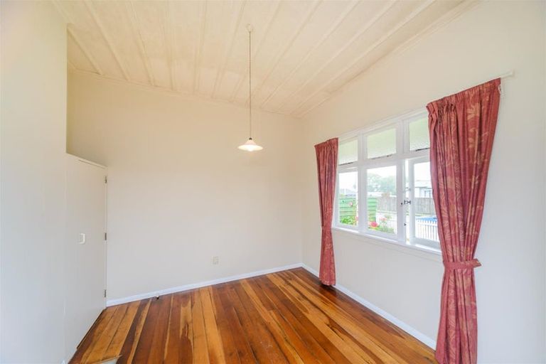 Photo of property in 14 Blackwell Street, Marton, 4710