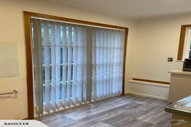 Photo of property in 2/160 Mokoia Road, Chatswood, Auckland, 0626