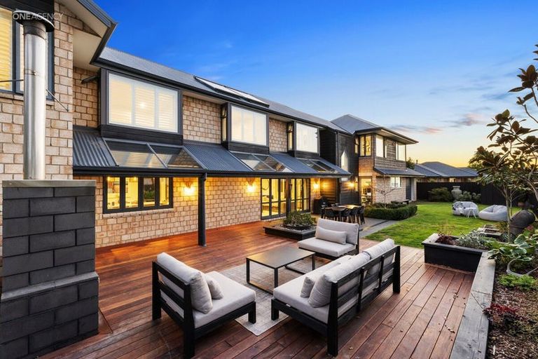 Photo of property in 8 Cunneen Place, Aidanfield, Christchurch, 8025