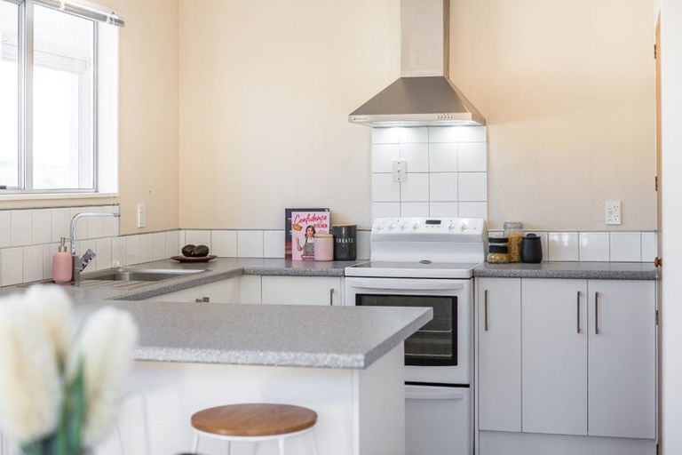 Photo of property in 6 De Castro Place, Titahi Bay, Porirua, 5022