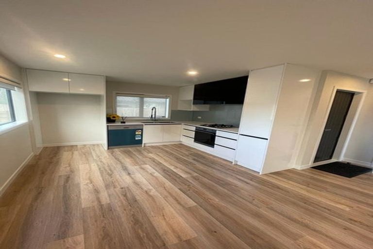 Photo of property in 2 Seaside Place, Pakuranga, Auckland, 2010