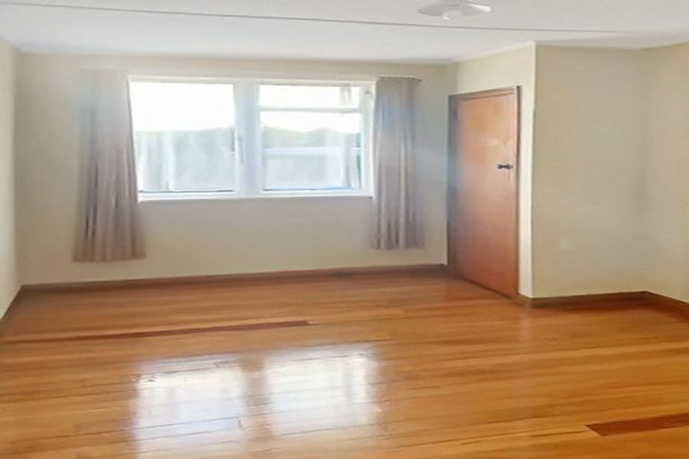 Photo of property in 23 Holland Crescent, Bulls, 4818