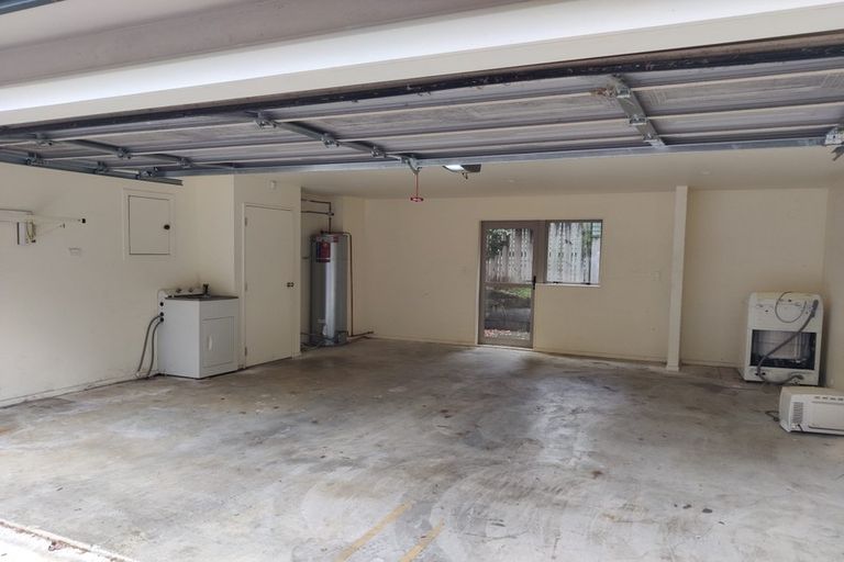 Photo of property in 30a Trinidad Road, Sunnynook, Auckland, 0620